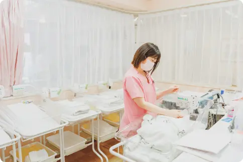 新生児室（内側からの様子）