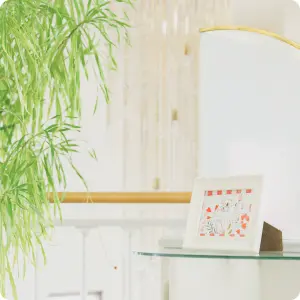 温かみのある院内の内装